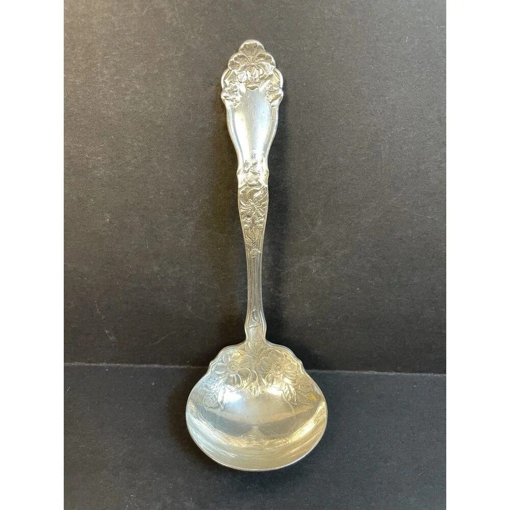 Antique Wallingford Co Silver Plate Gravy Ladle Floral Pattern